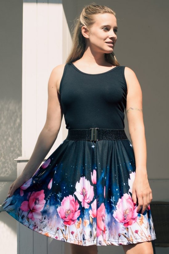 Šaty na ramínka s půlkolovou sukní - půlnoční louka - Materiál: Bavlněný úplet, Velikost: S