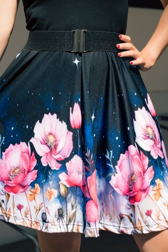 Šaty na ramínka s půlkolovou sukní - půlnoční louka - Materiál: Bavlněný úplet, Velikost: M