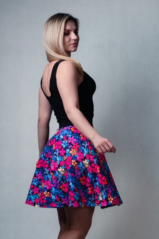 Šaty na ramínka s půlkolovou sukní - modrorůžové květy - Velikost: L