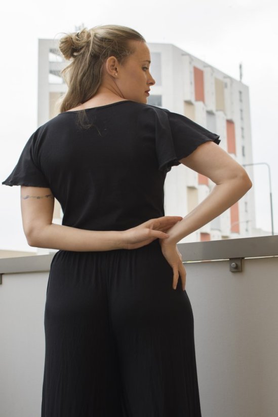 Triko s volánovým rukávem - více barev - Materiál: Viskózový úplet, Velikost: S, Barva: černá